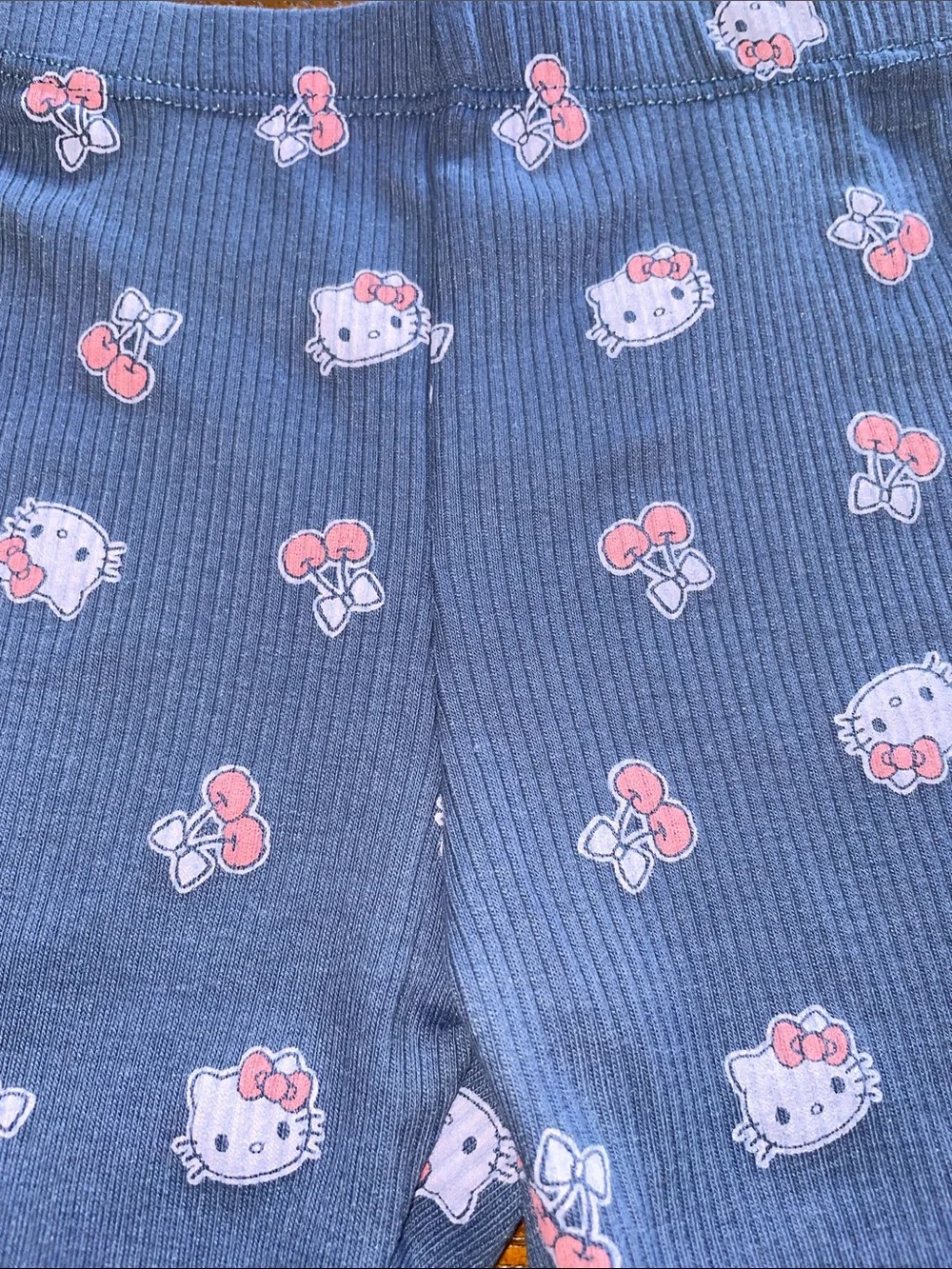 Girls 2T Hello Kitty shorts Set